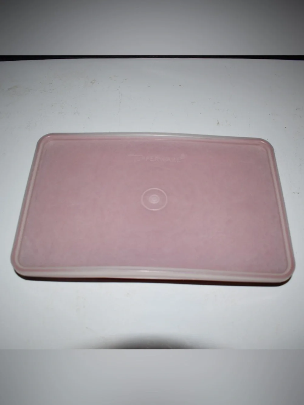 Tupperware Hotdog Container - Picture 2 of 3